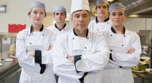 Profesyonel Mutfaklardaki Hiyerarşi ve İşleyişi